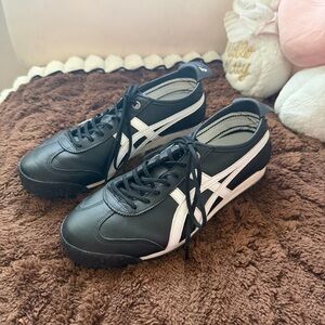 Onitsuka Tiger Mexico 66 Black & White Sneakers